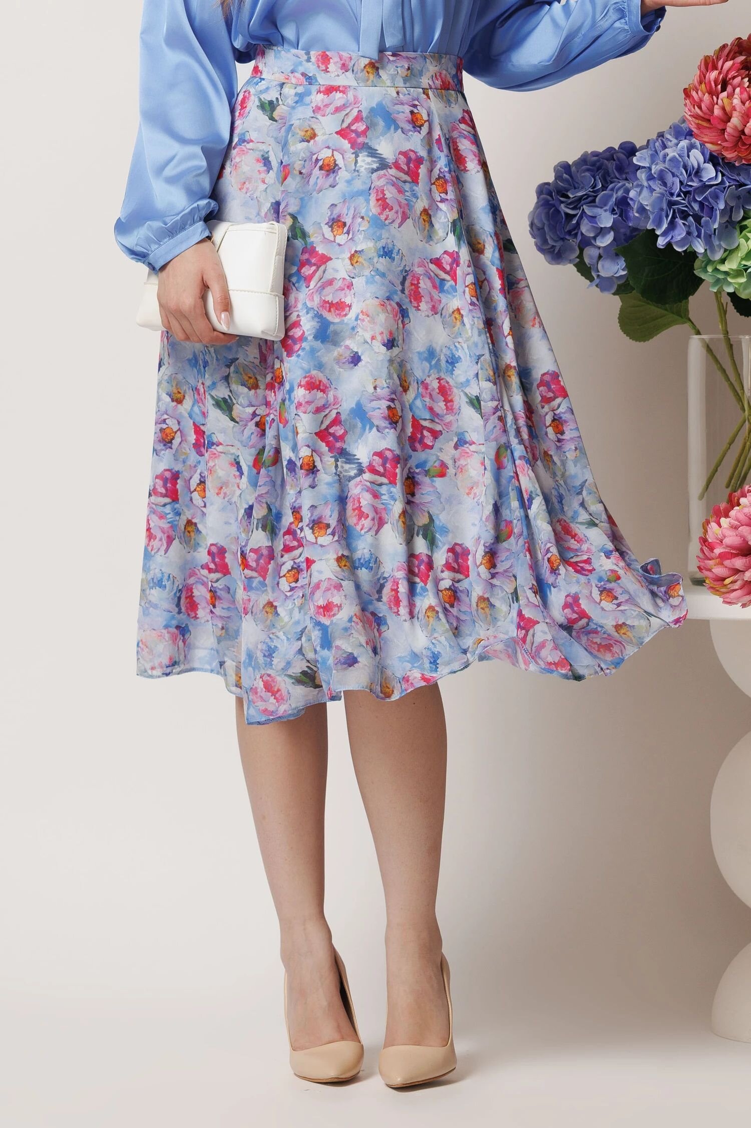  Fusta DY Fashion midi vaporoasa din voal bleu cu flori roz