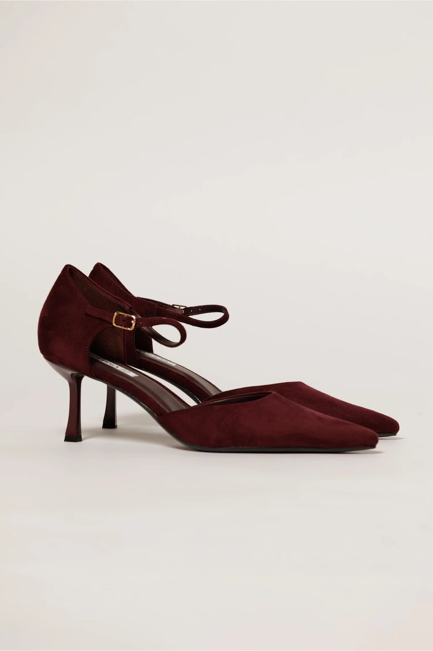  Pantofi eleganti burgundy cu aspect catifelat si bareta