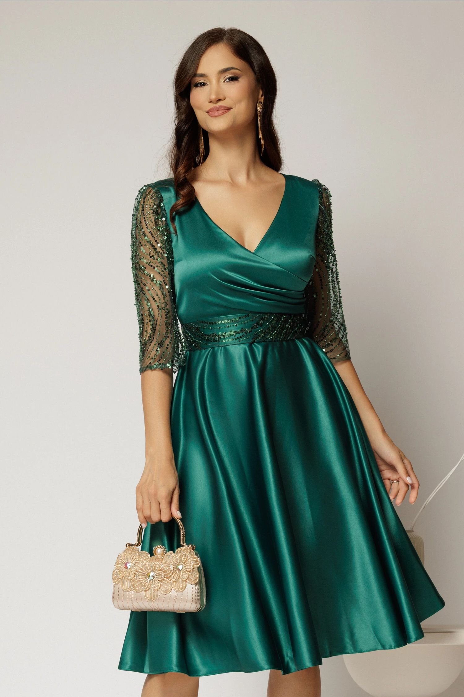  Rochie Adria verde smarald din tafta in clos cu cordon in talie