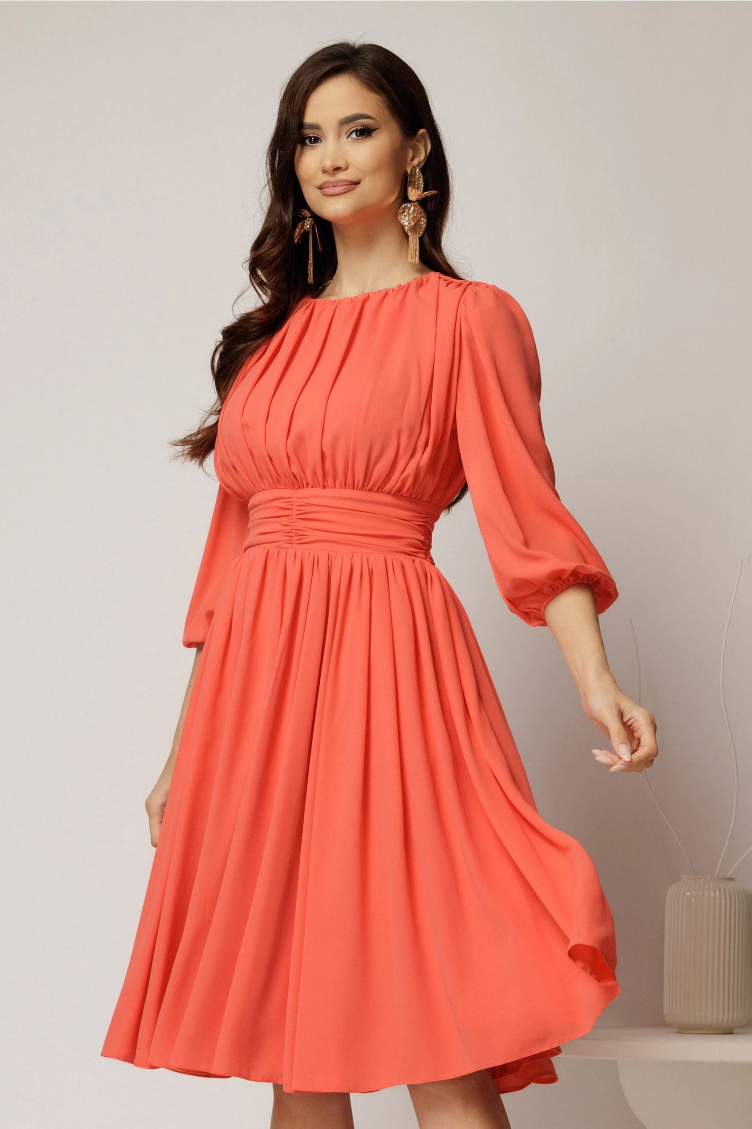  Rochie DY Fashion din voal corai clos cu pliuri