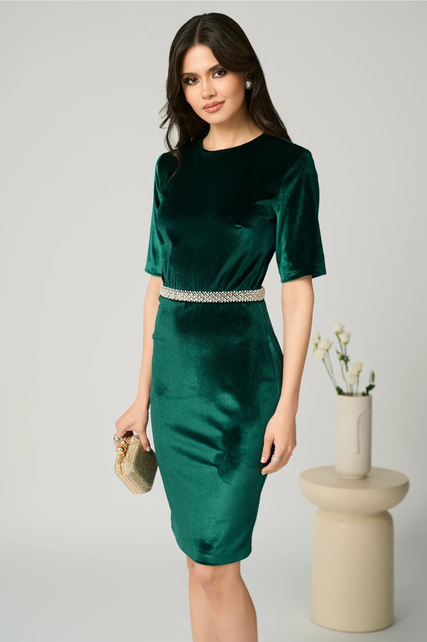  Rochie DY Fashion eleganta din catifea verde cu perle in talie
