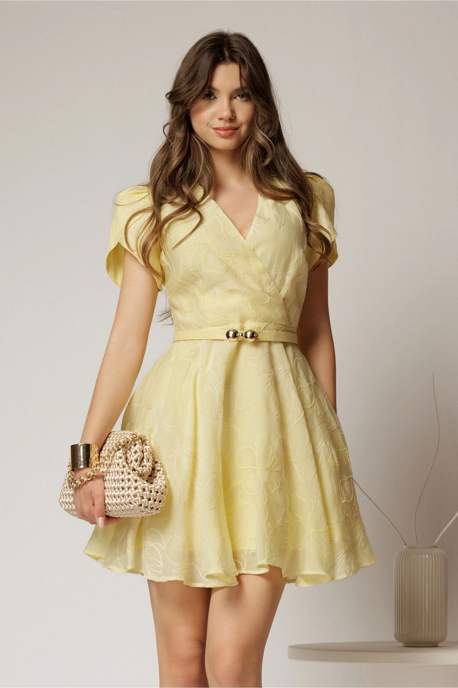  Rochie DY Fashion galbena scurta cu broderii florale si decolteu petrecut