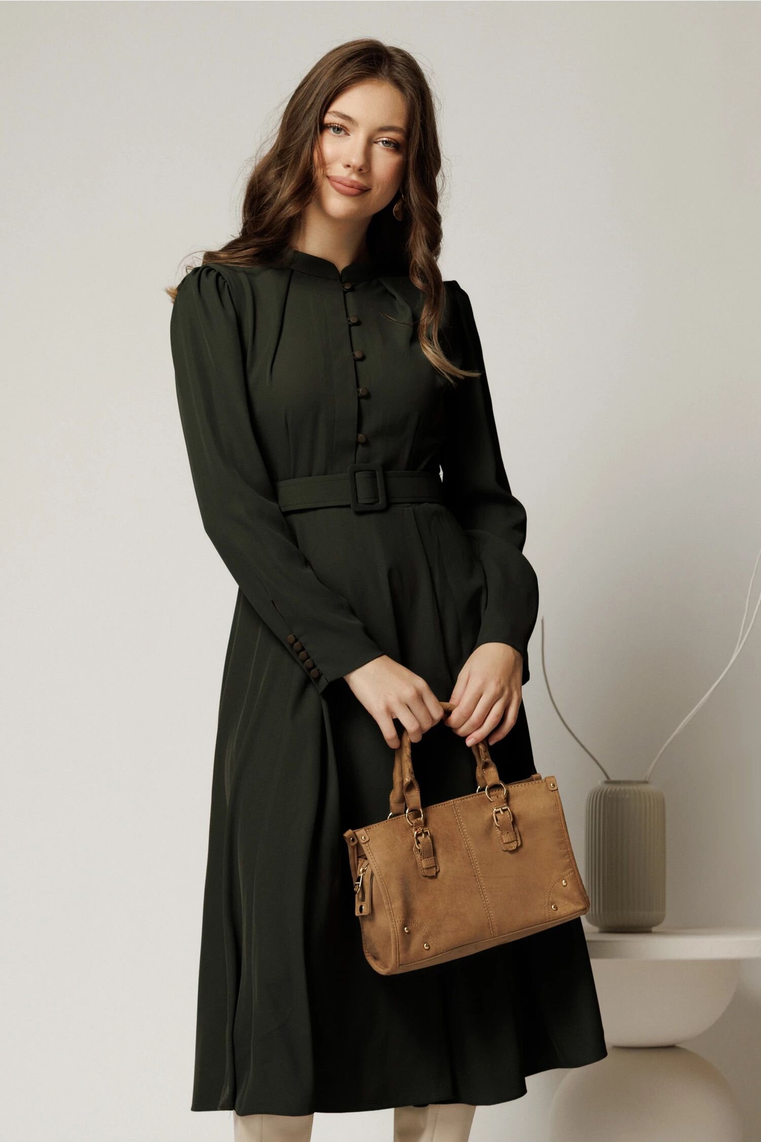  Rochie DY Fashion kaki din triplu voal cu nasturi pe bust si curea in talie