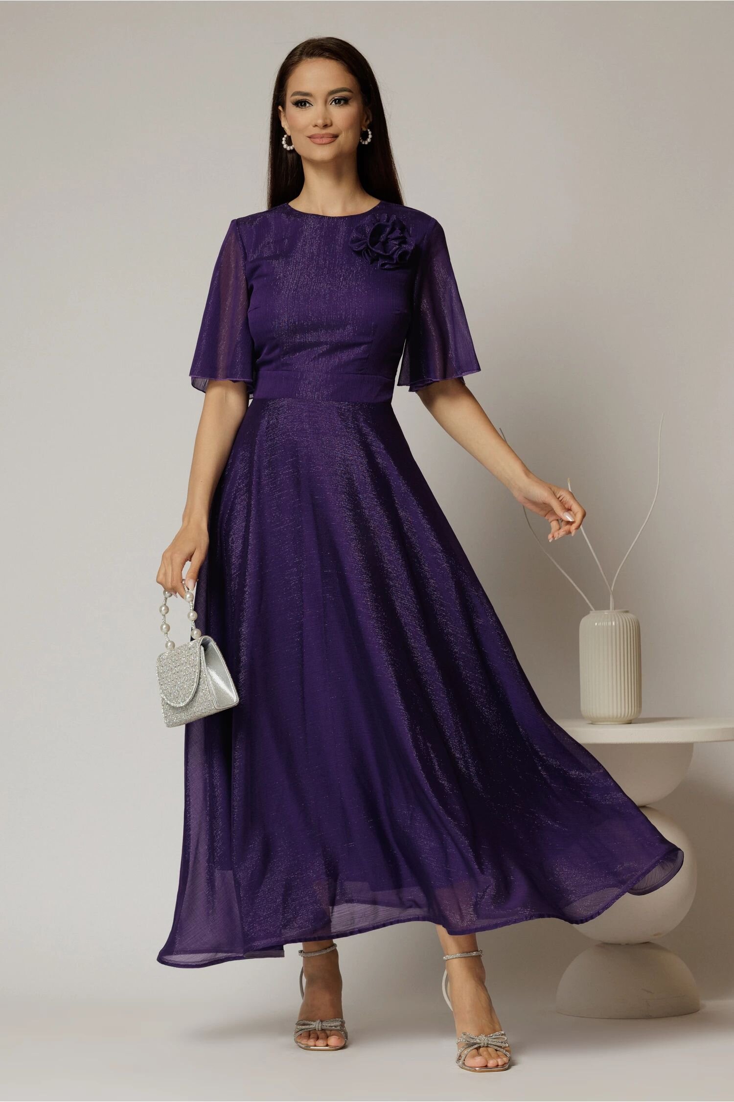  Rochie DY Fashion lunga mov din voal cu fir lurex in clos cu accesoriu la bust