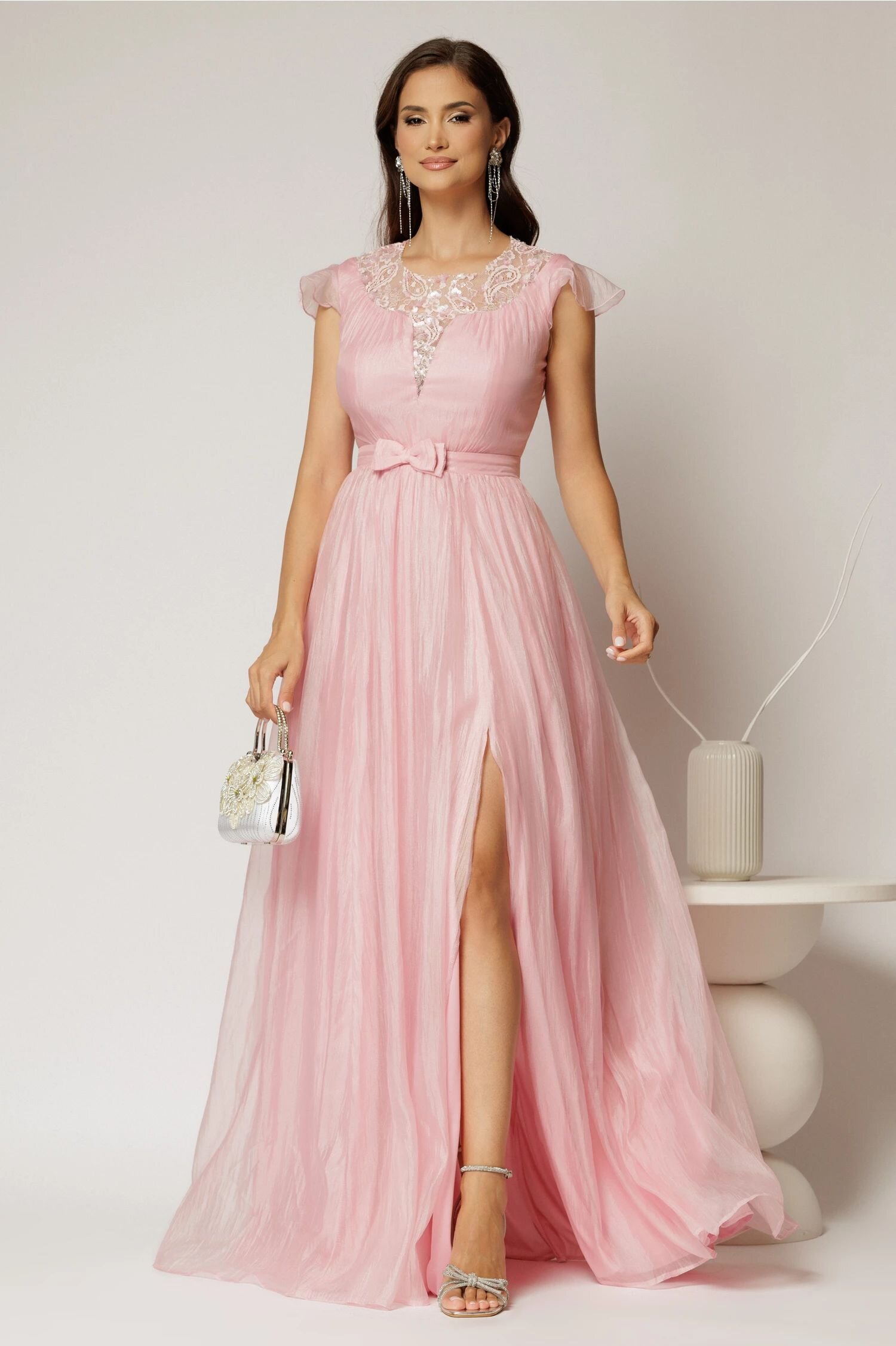  Rochie DY Fashion lunga roz de seara din voal creponat si funda in talie