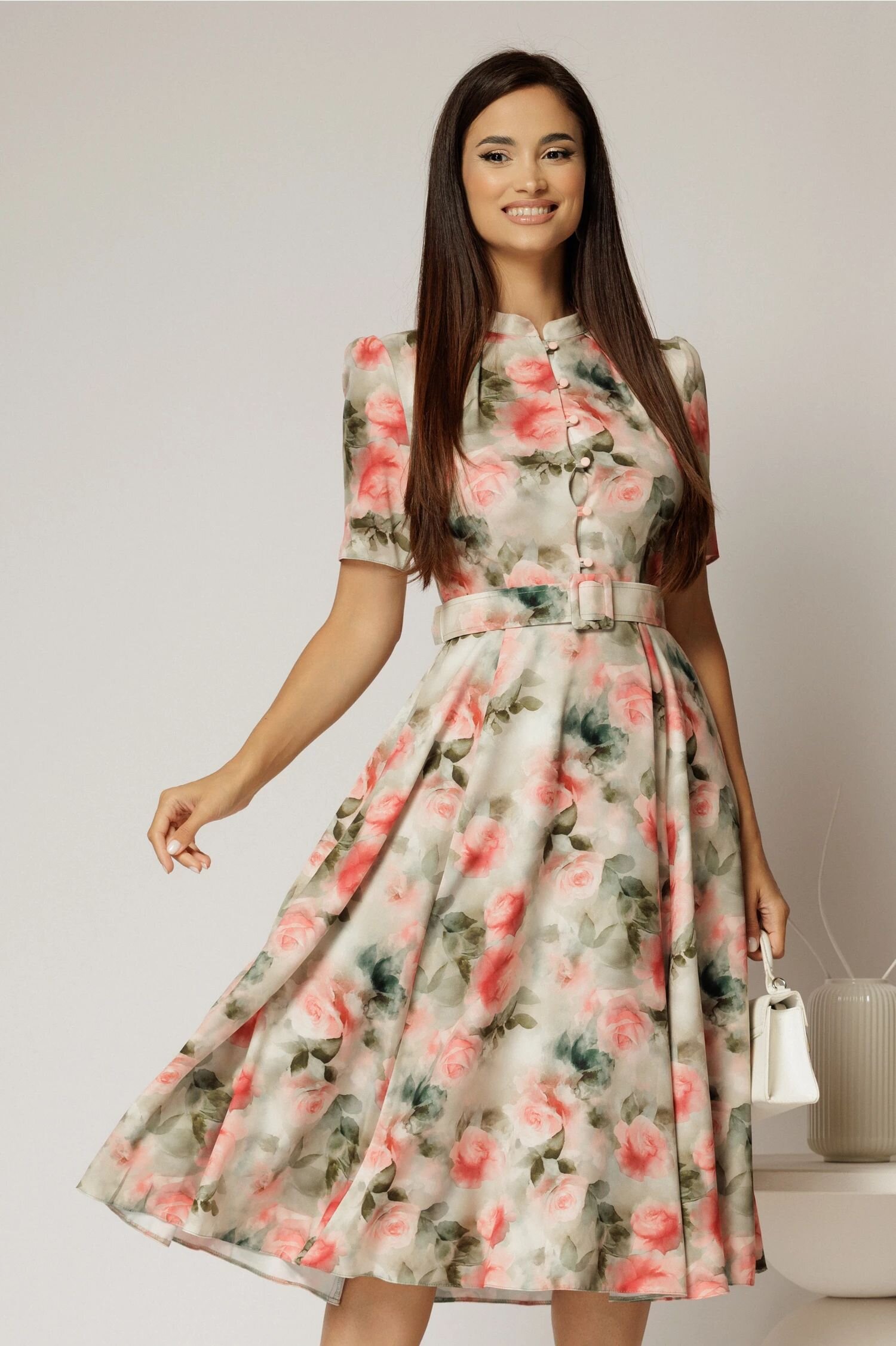  Rochie DY Fashion midi cu imprimeu kaki in clos din triplu voal cu nasturi la bust si curea in talie