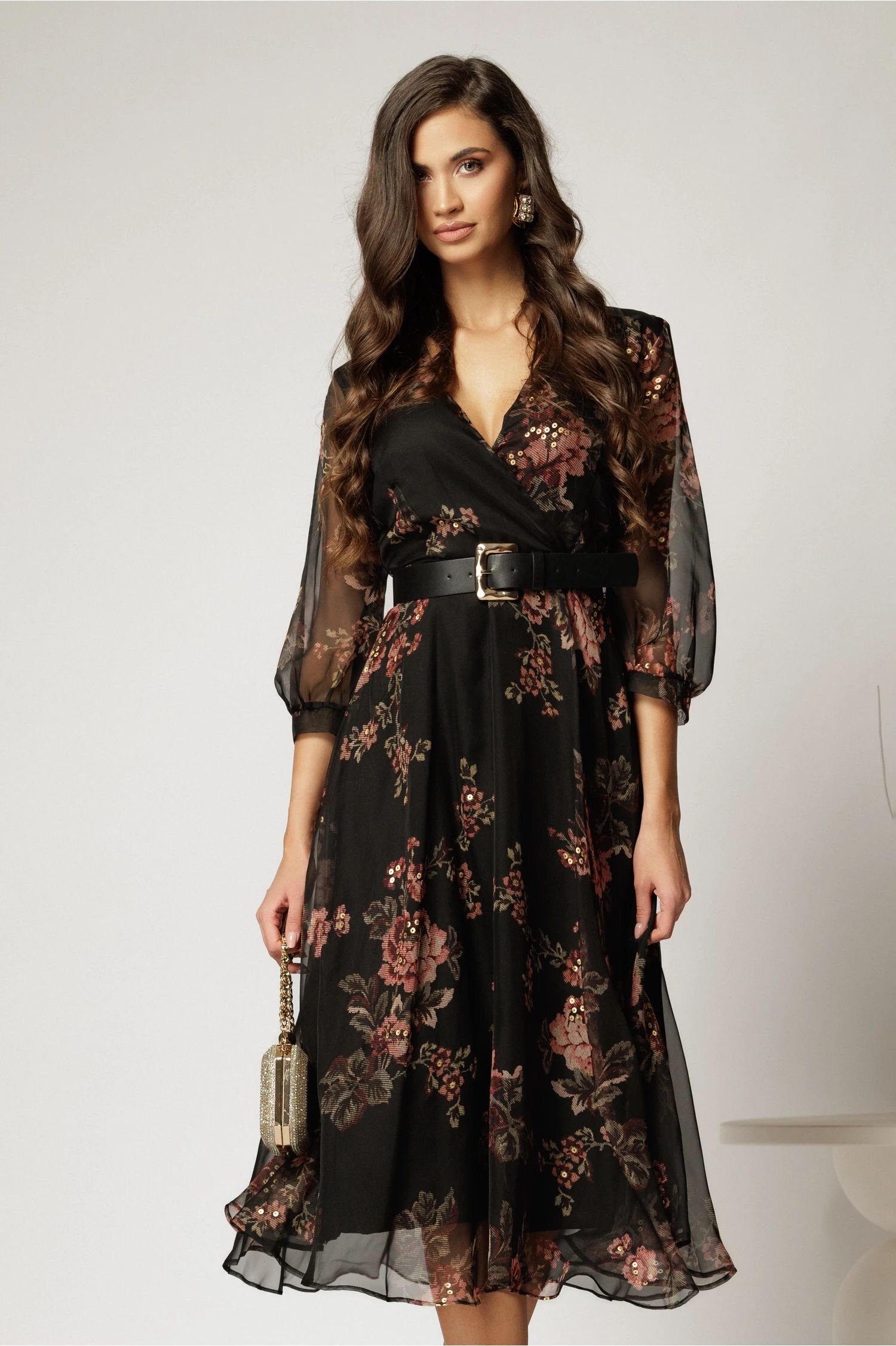  Rochie DY Fashion midi din voal negru cu imprimeu roze si decolteu petrecut