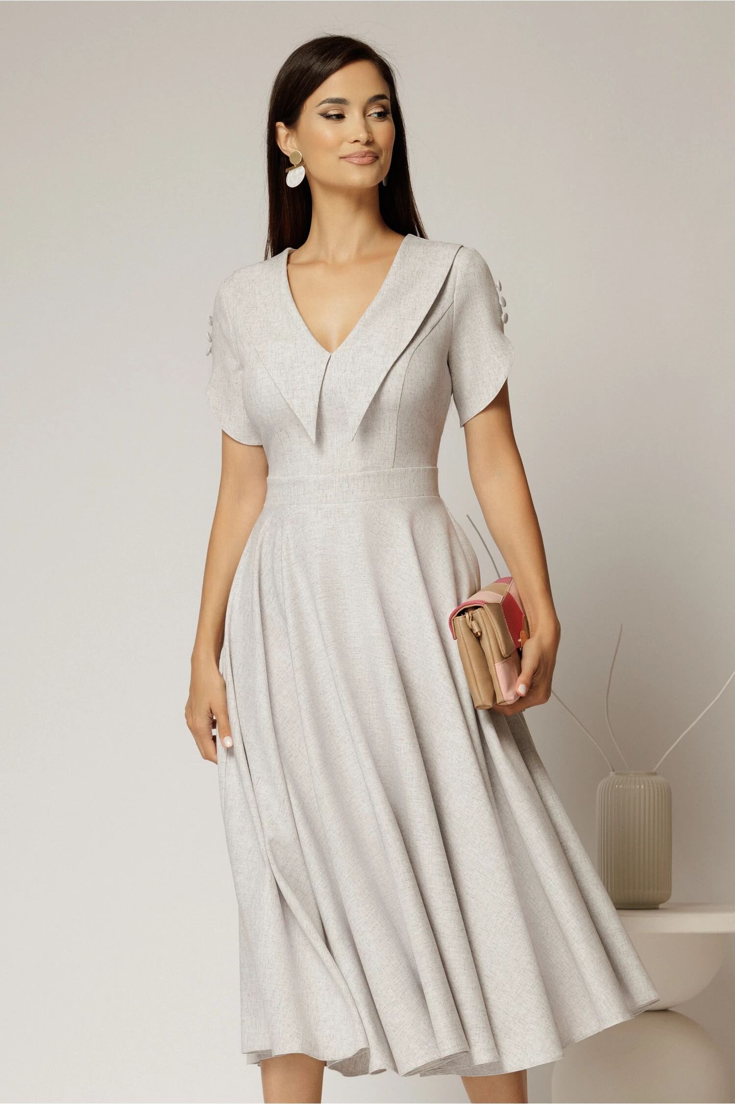  Rochie DY Fashion midi gri cu guler ascutit si maneci scurte cu nasturi
