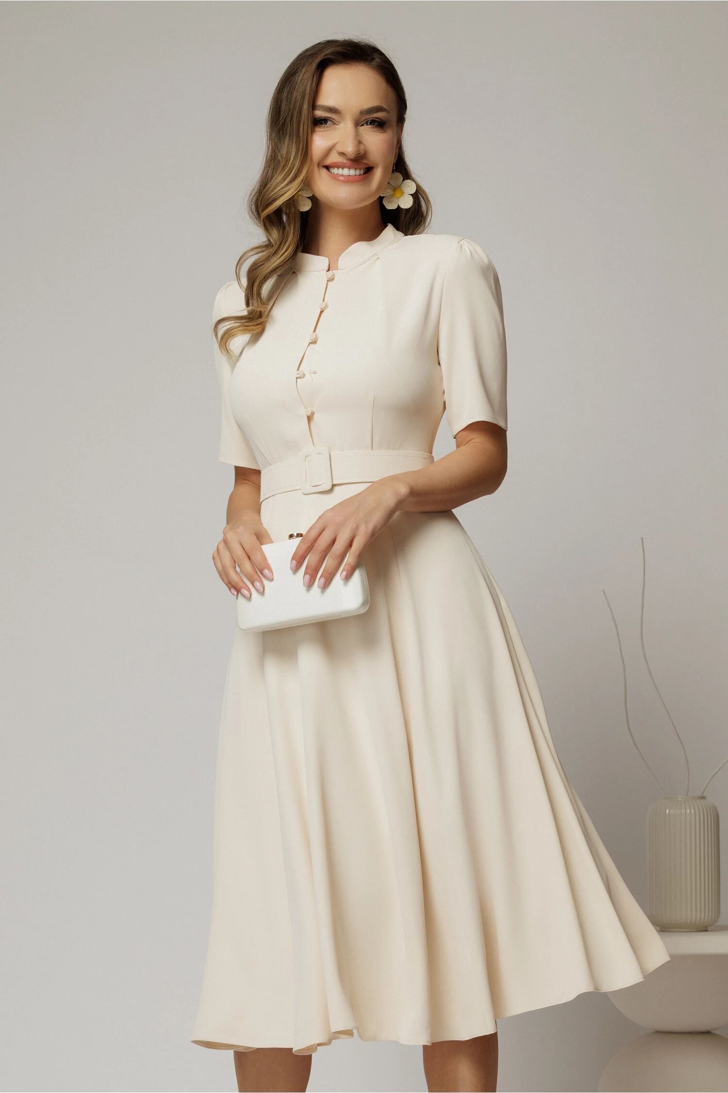  Rochie DY Fashion midi ivoar in clos din triplu voal cu nasturi la bust si curea in talie