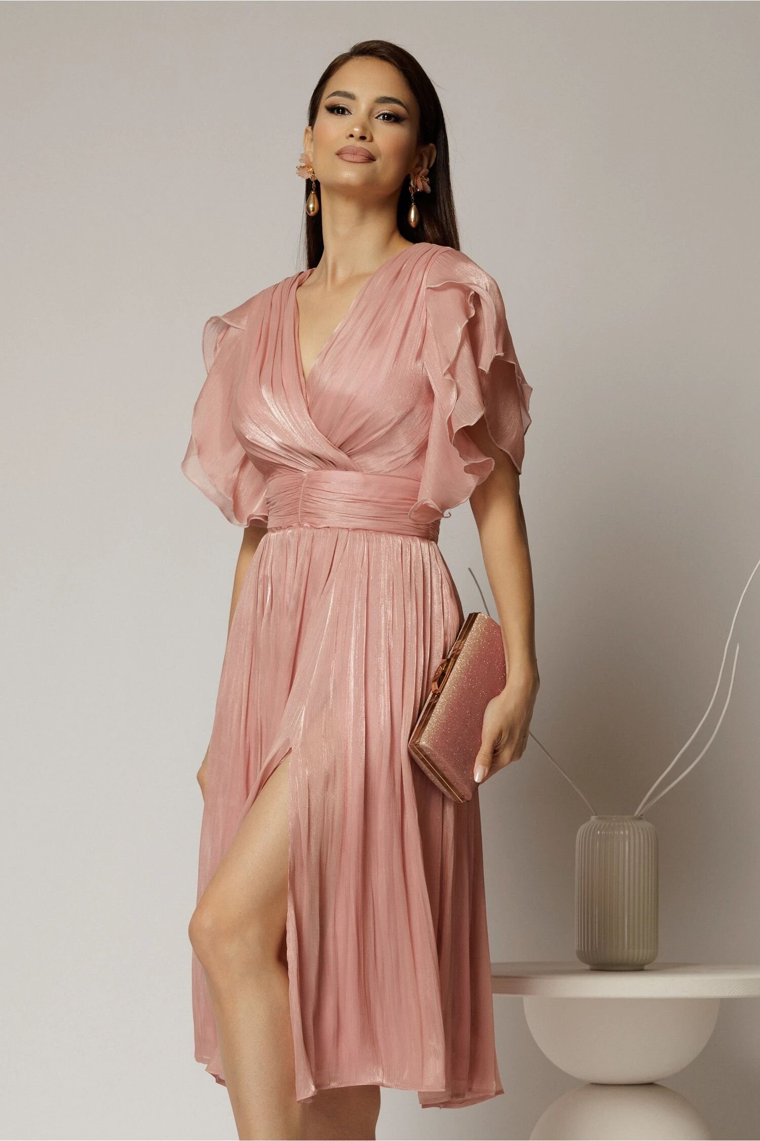  Rochie DY Fashion midi roz cu manecile suprapuse si decolteu petrecut