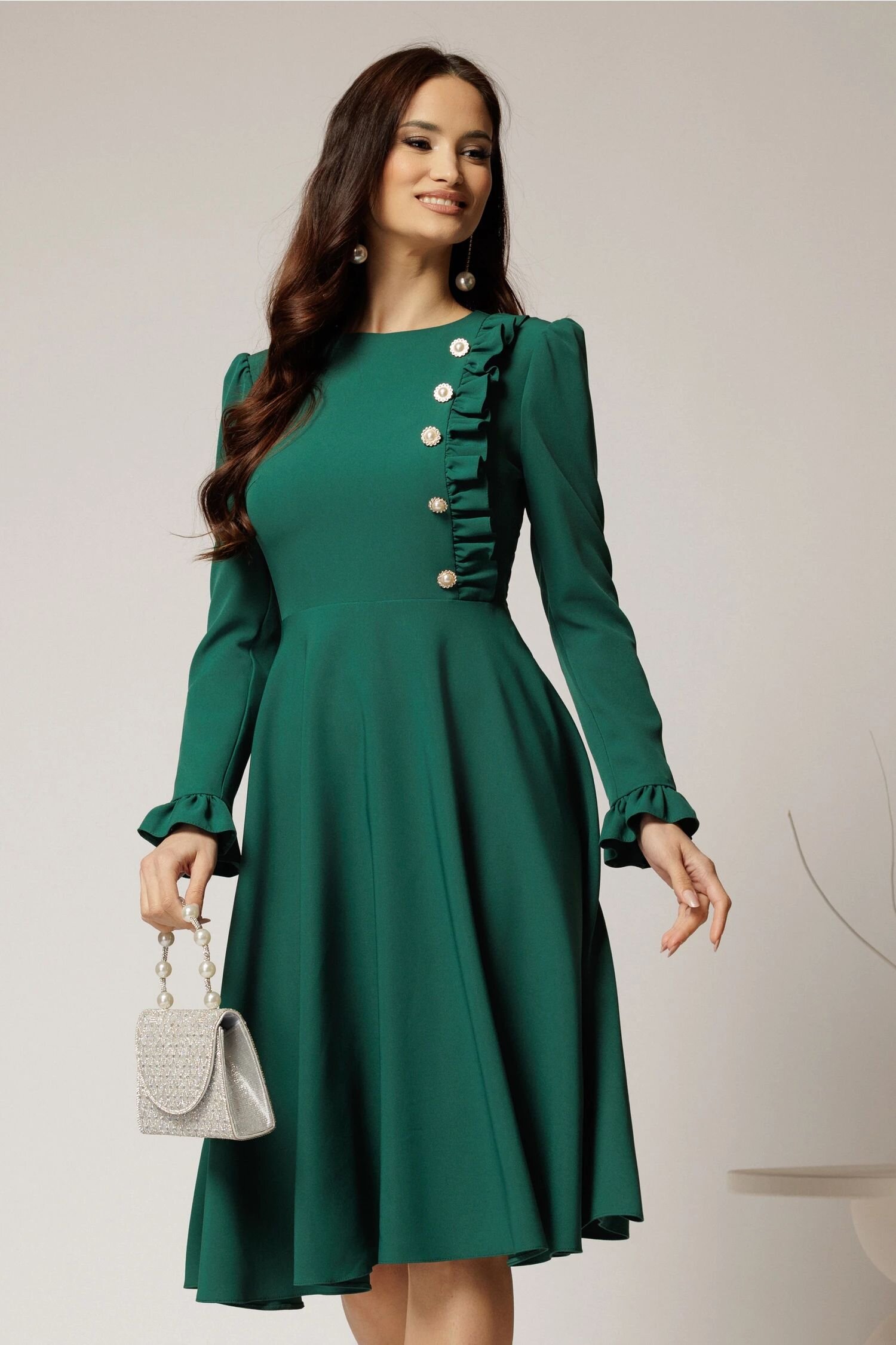  Rochie DY Fashion midi verde cu nasturi si volanase la bust