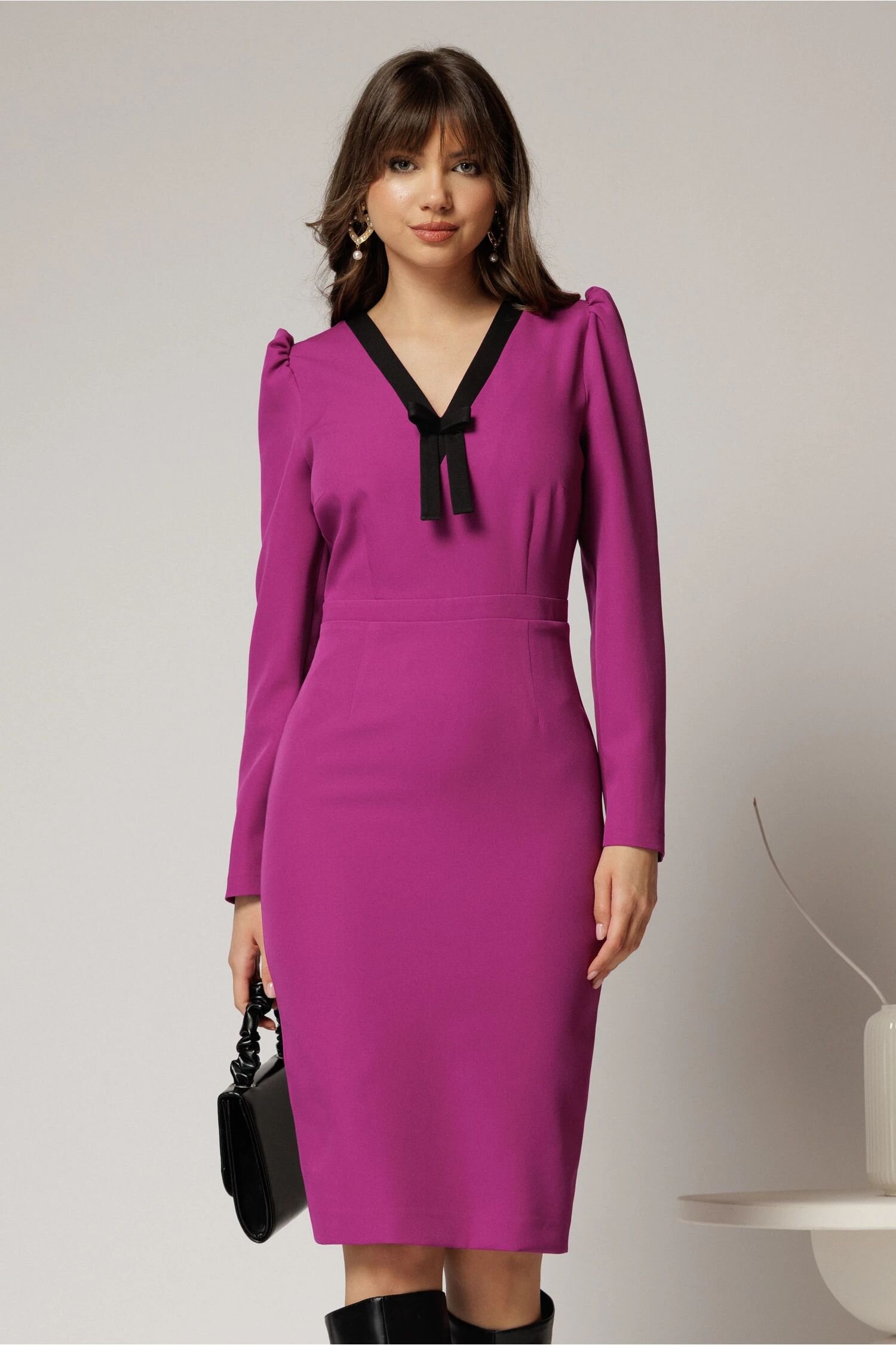  Rochie DY Fashion scurta magenta office conica cu decolteu in V si funda