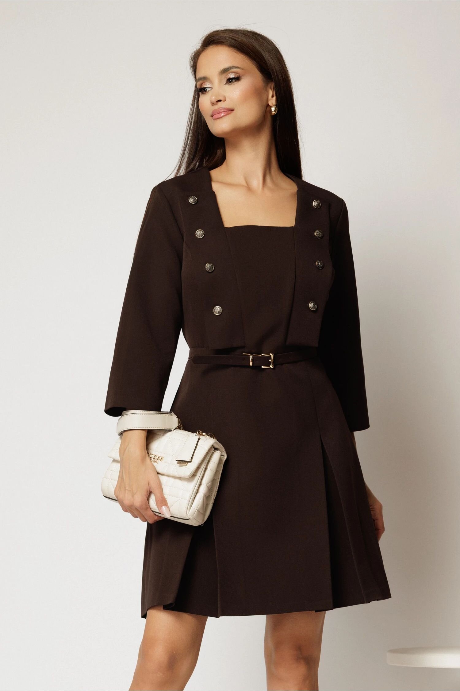  Rochie DY Fashion scurta maro inchis cu decolteu patrat si nasturi