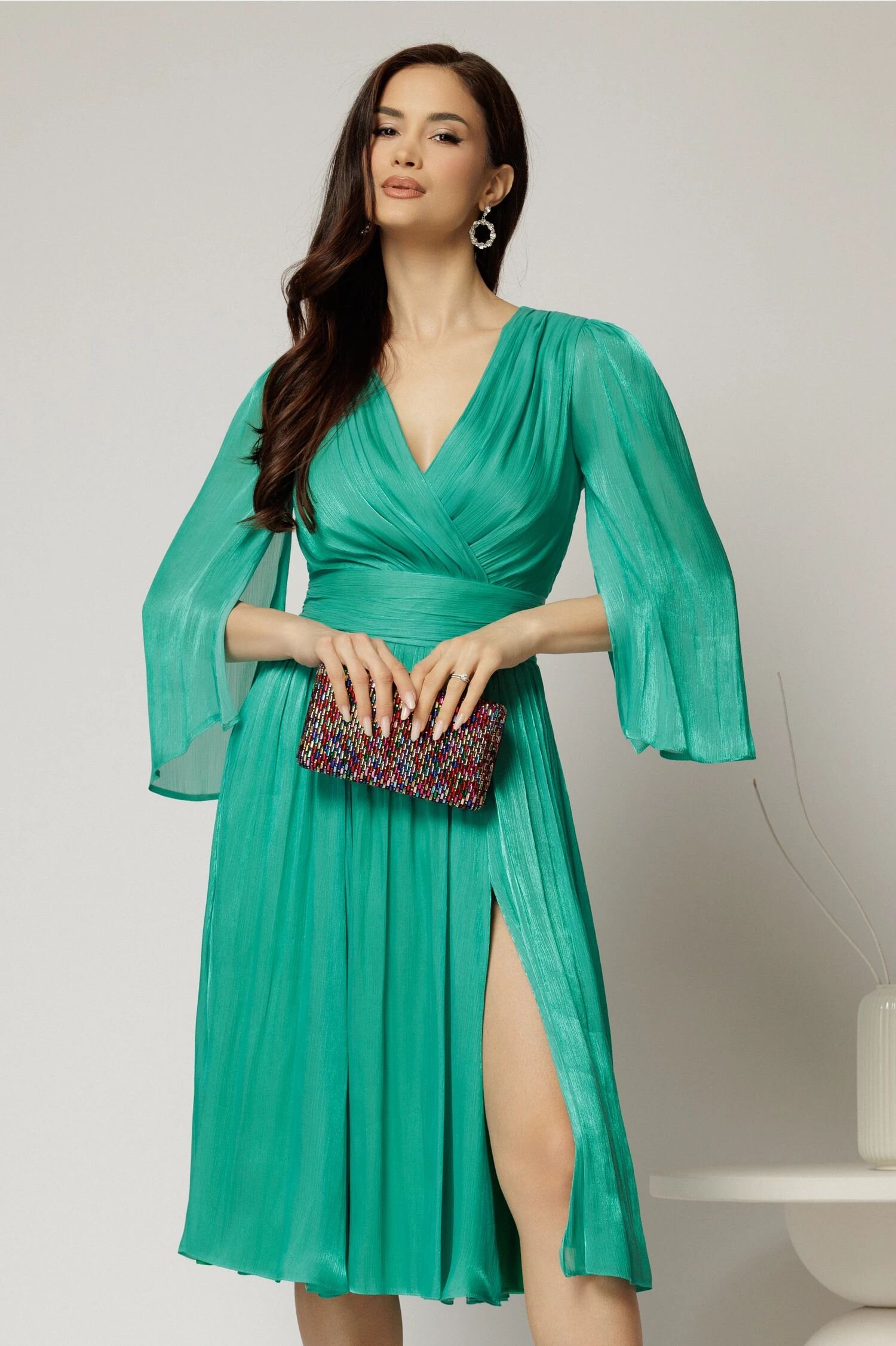  Rochie DY Fashion verde de ocazie din voal peliculizat cu maneci crapate