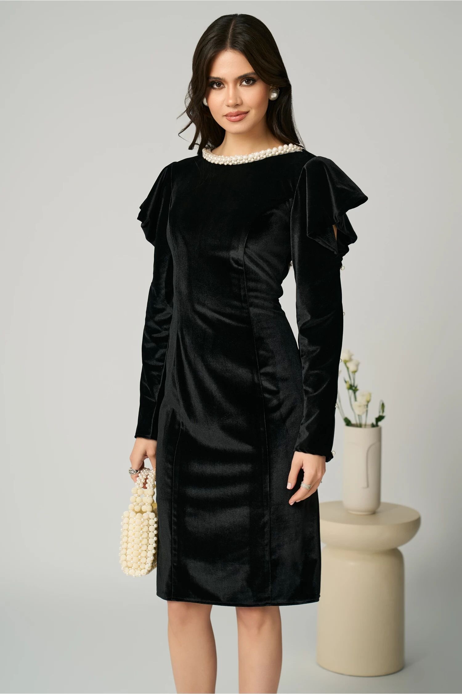  Rochie Ella Collection Linda eleganta din catifea neagra cu perle la decolteu