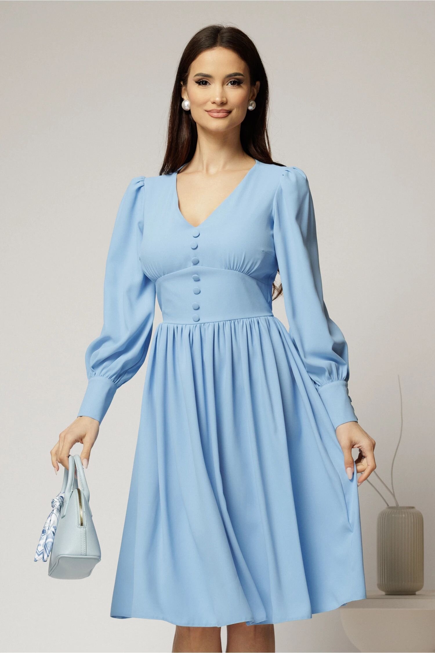  Rochie midi bleu din voal plin cu nasturi pe bust