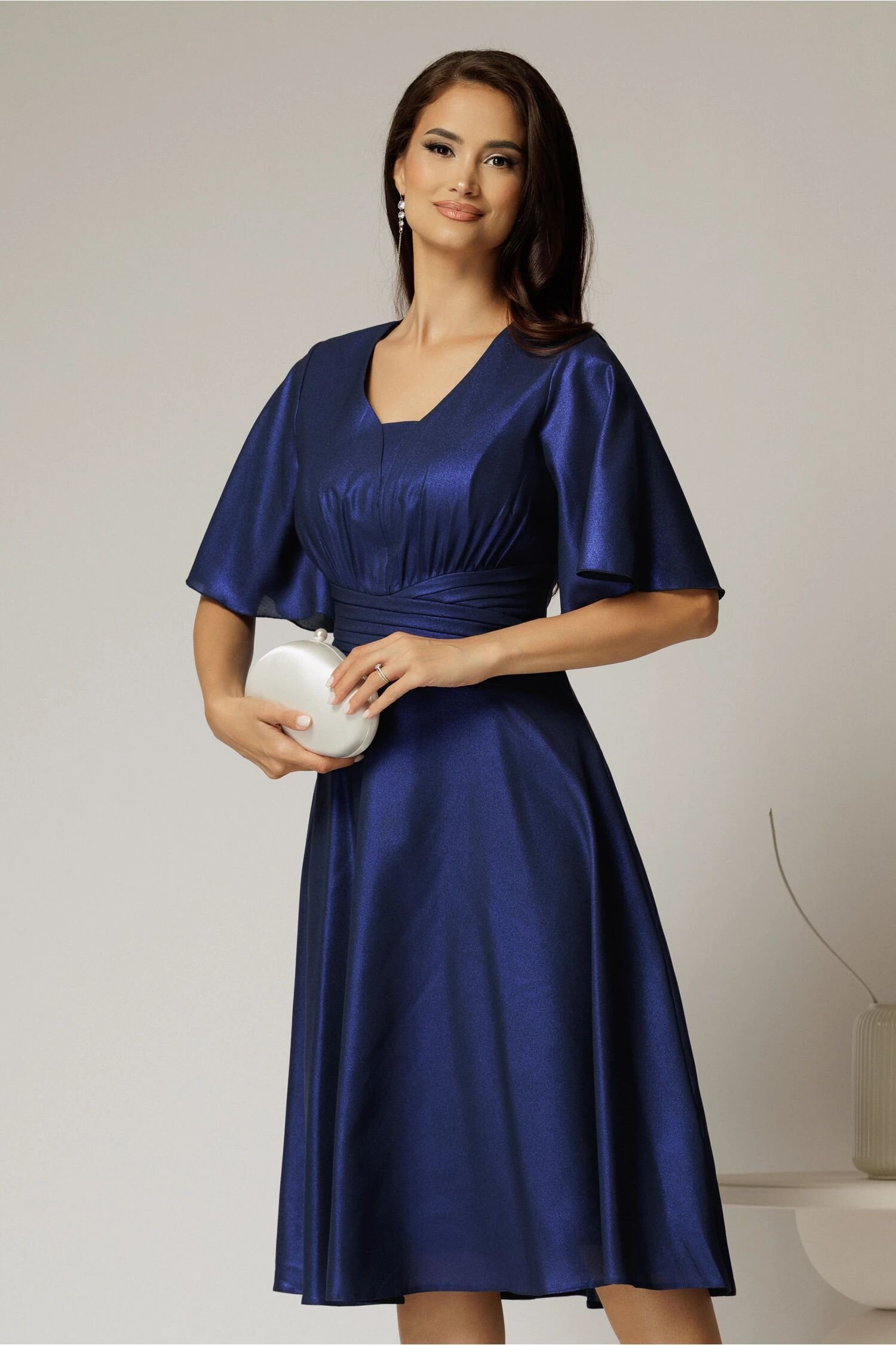  Rochie midi bleumarin de ocazie din voal cu sidef si decolteu in V