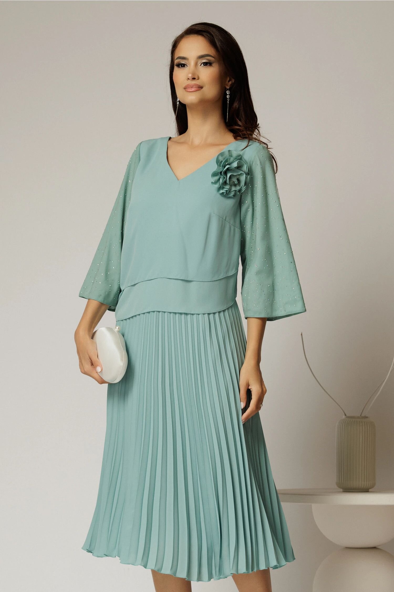  Rochie midi de ocazie verde menta cu fusta plisata si strassuri pe maneci