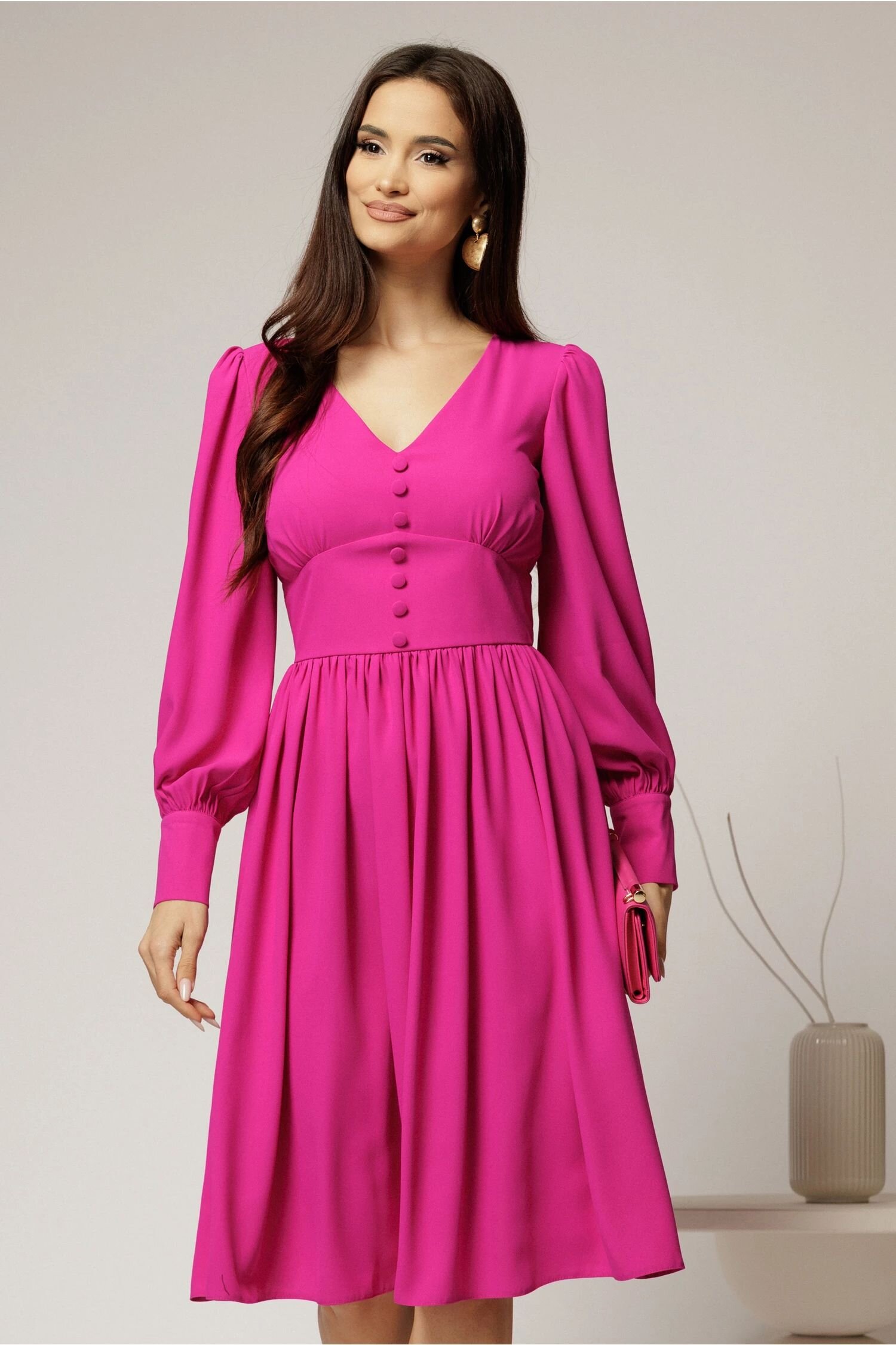  Rochie midi fucsia din voal plin cu nasturi pe bust
