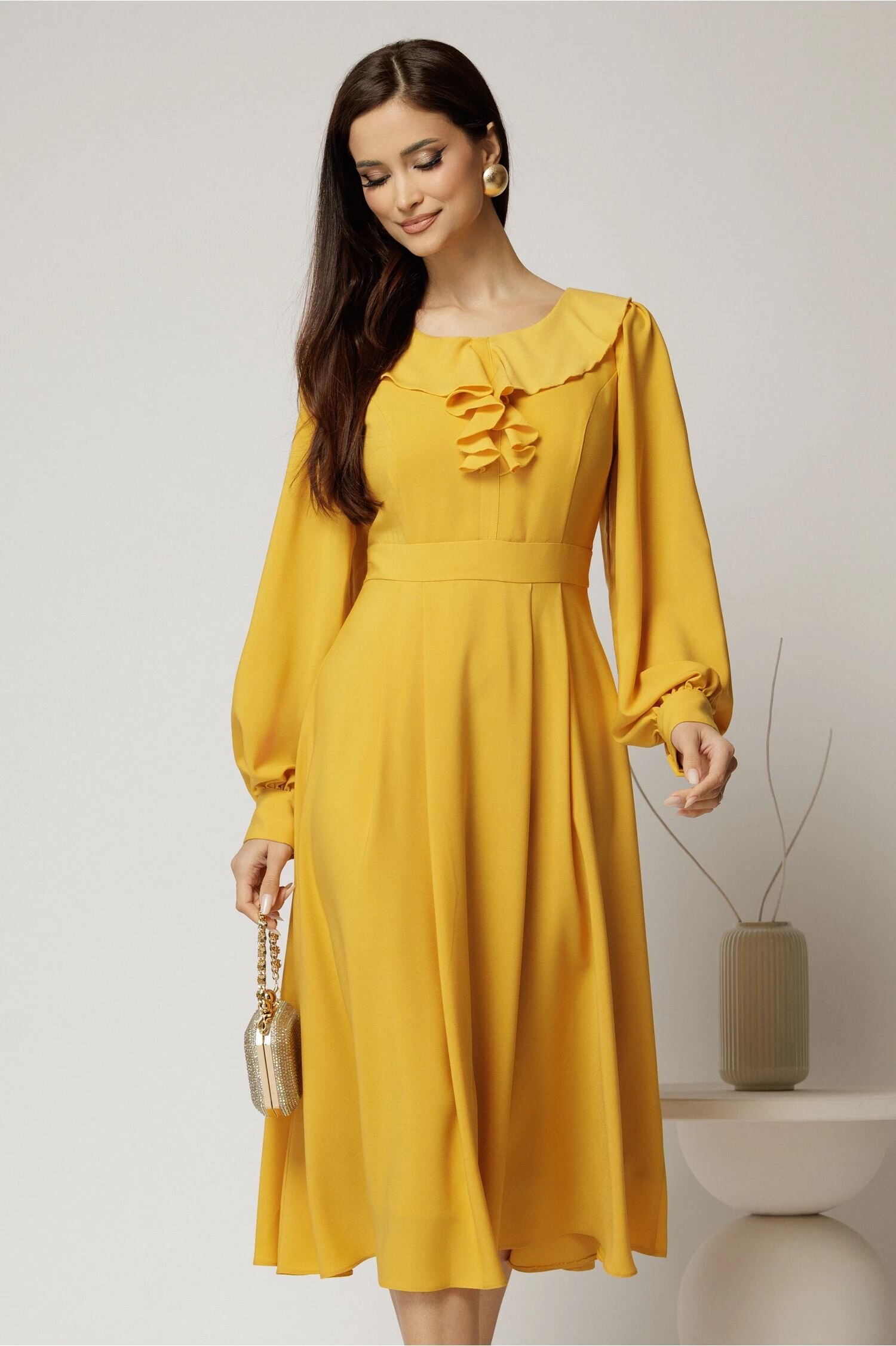  Rochie midi galben mustar din voal plin cu volanase la bust