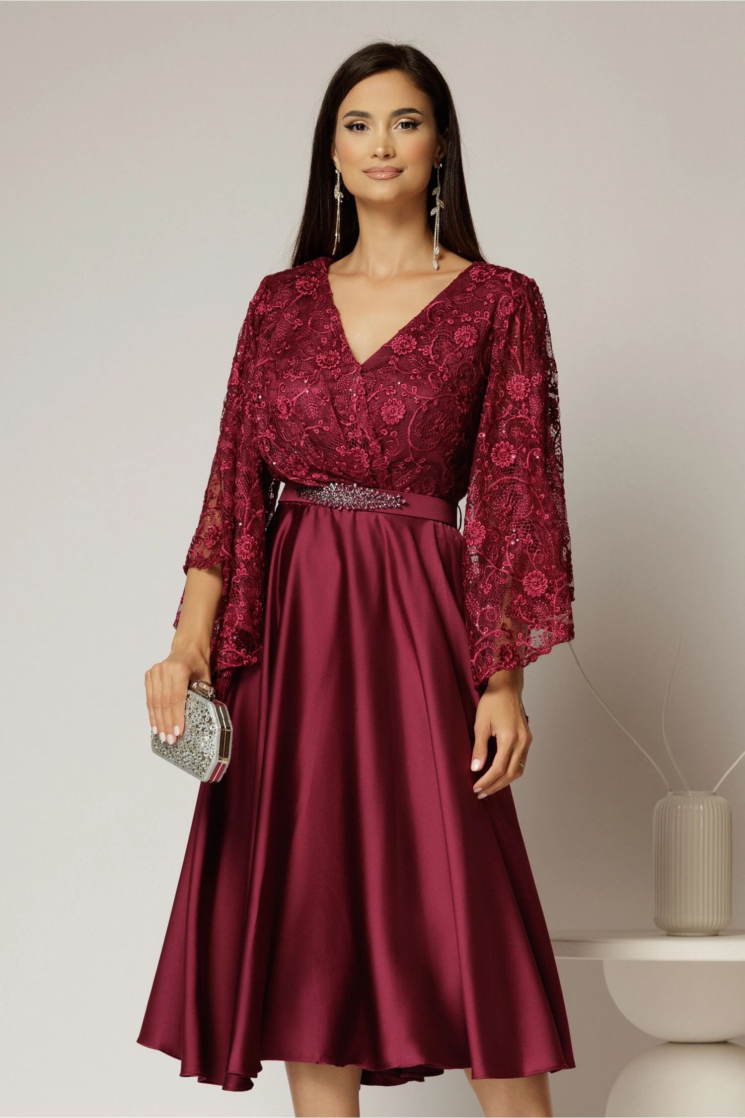  Rochie midi magenta de ocazie din satin si dantela