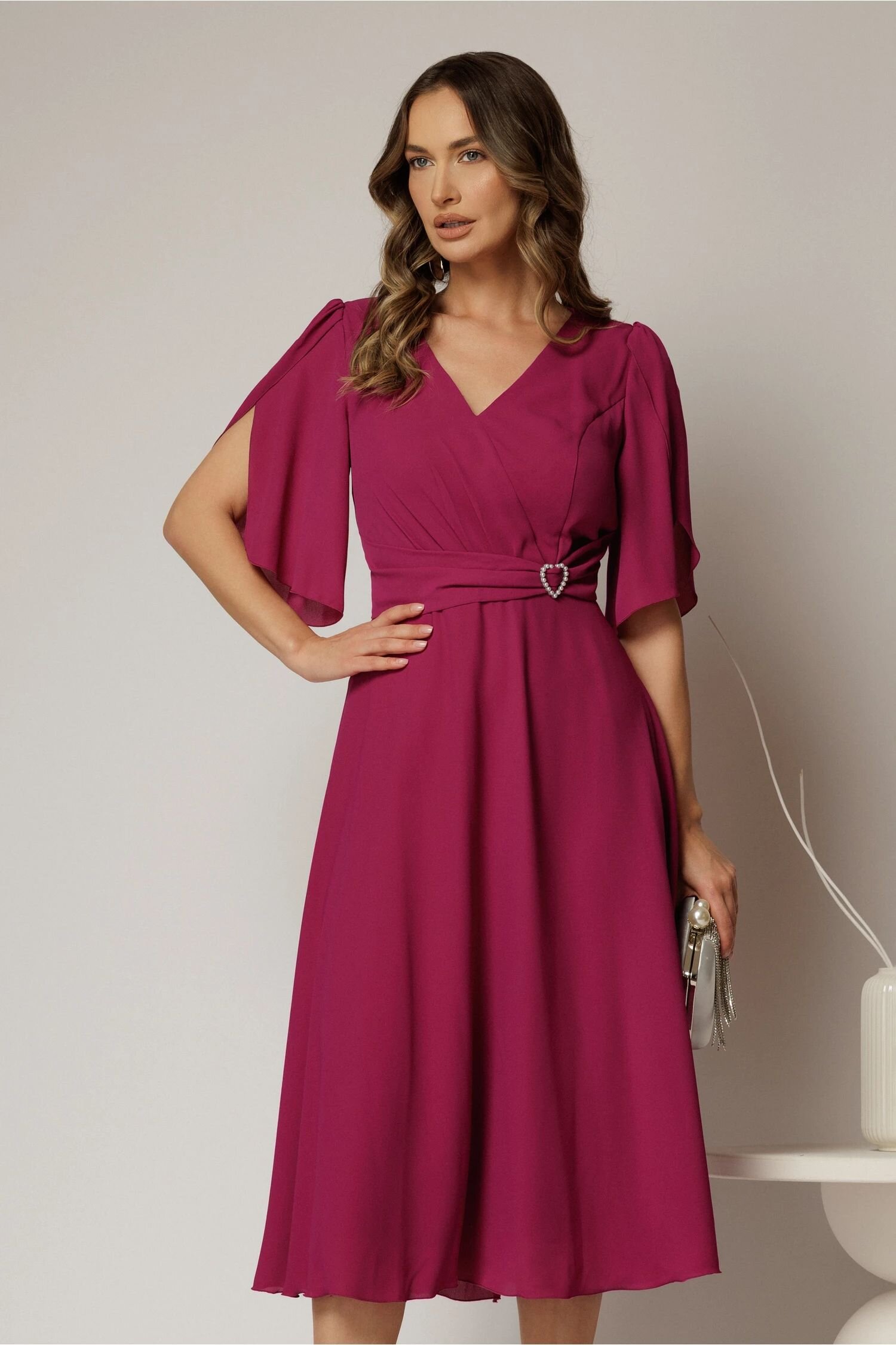  Rochie midi magenta din triplu voal cu decolteu in V