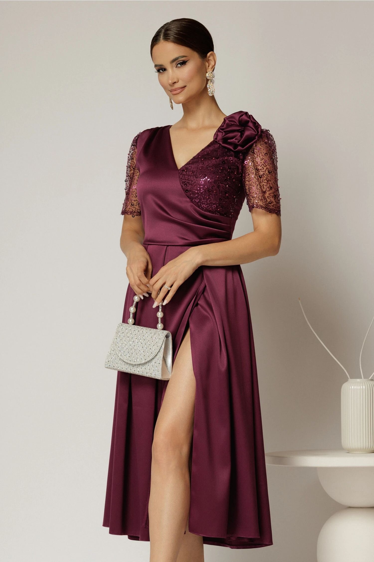  Rochie midi mov de ocazie din tafta si paiete