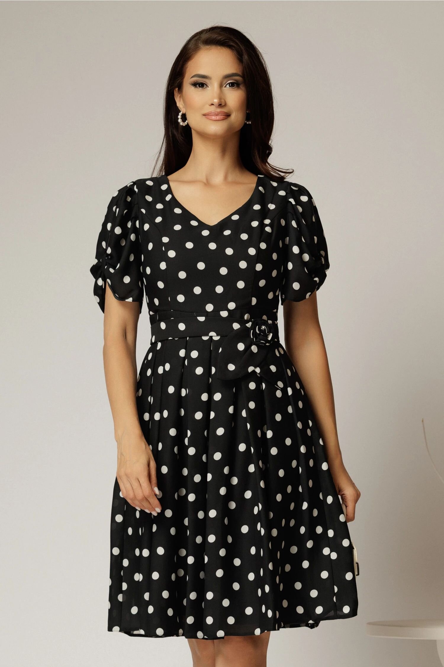  Rochie midi neagra cu buline albe din voal si cordon detasabil