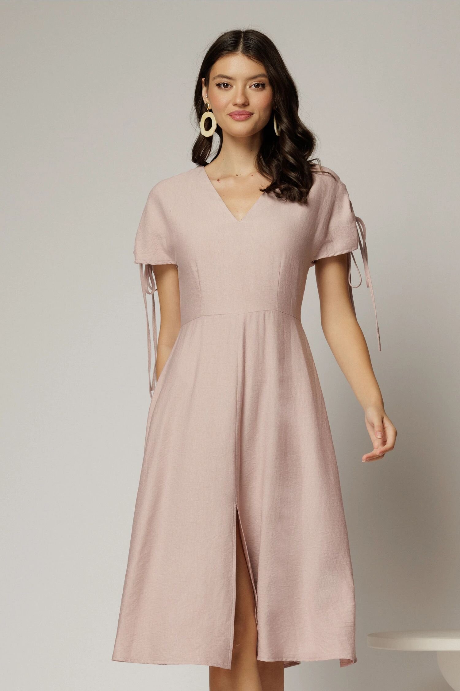  Rochie midi roz din viscoza cu decolteu V si snur la maneci