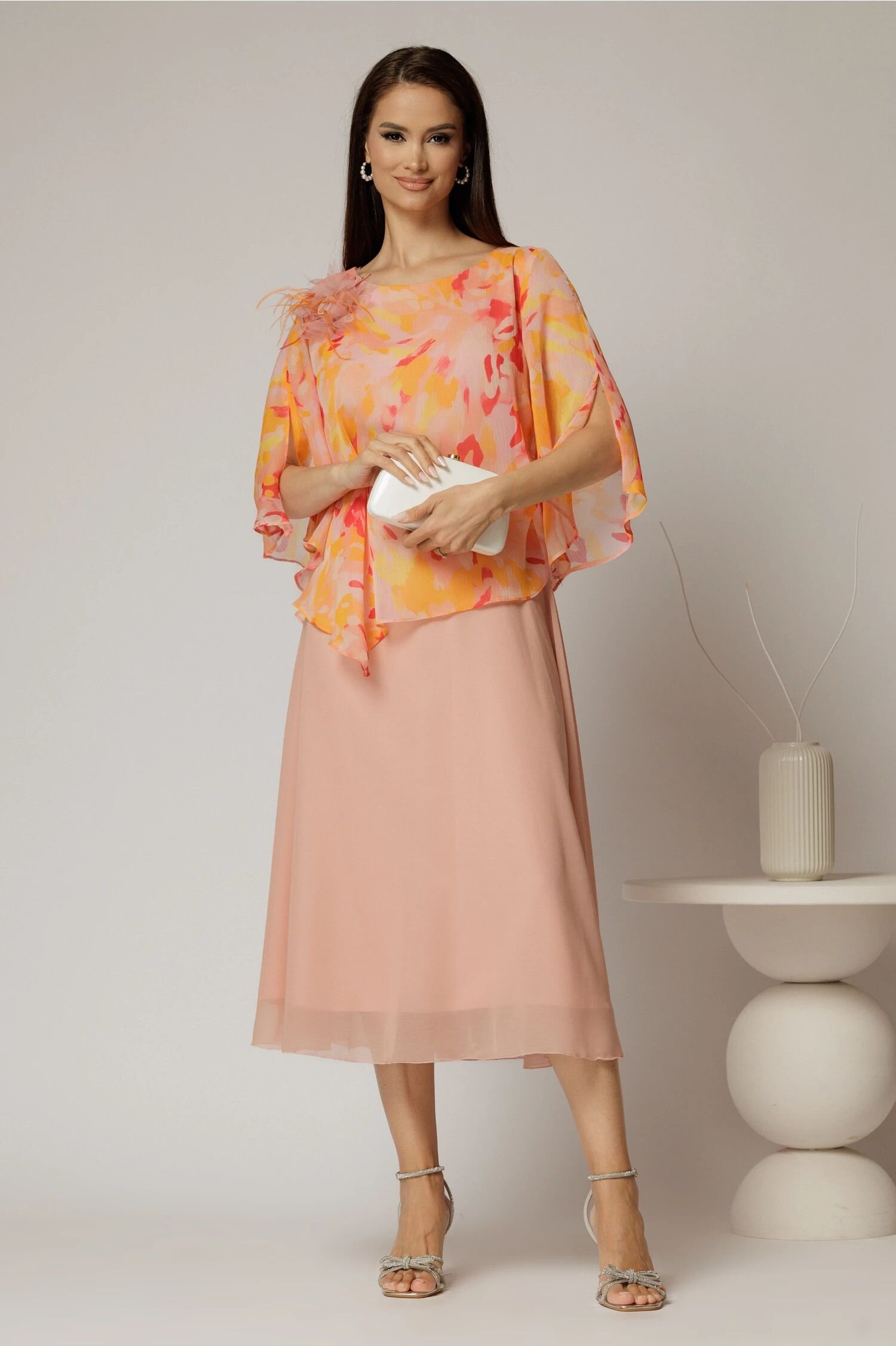  Rochie midi roz somon cu voal cu imprimeuri oranj
