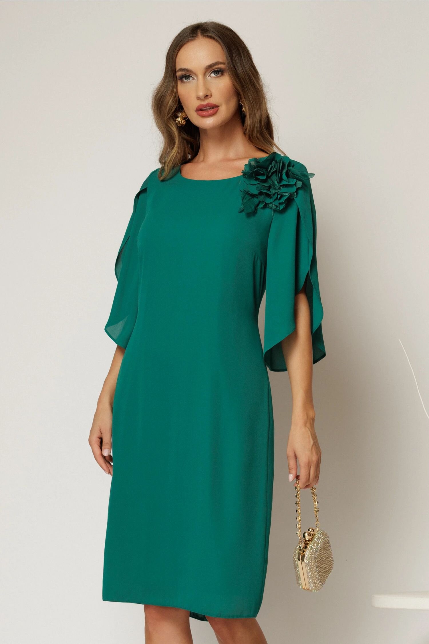  Rochie midi verde de ocazie din voal cu aplicatie florala