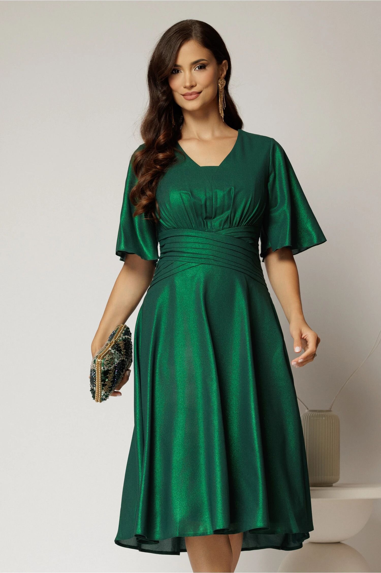  Rochie midi verde de ocazie din voal cu sidef si decolteu in V