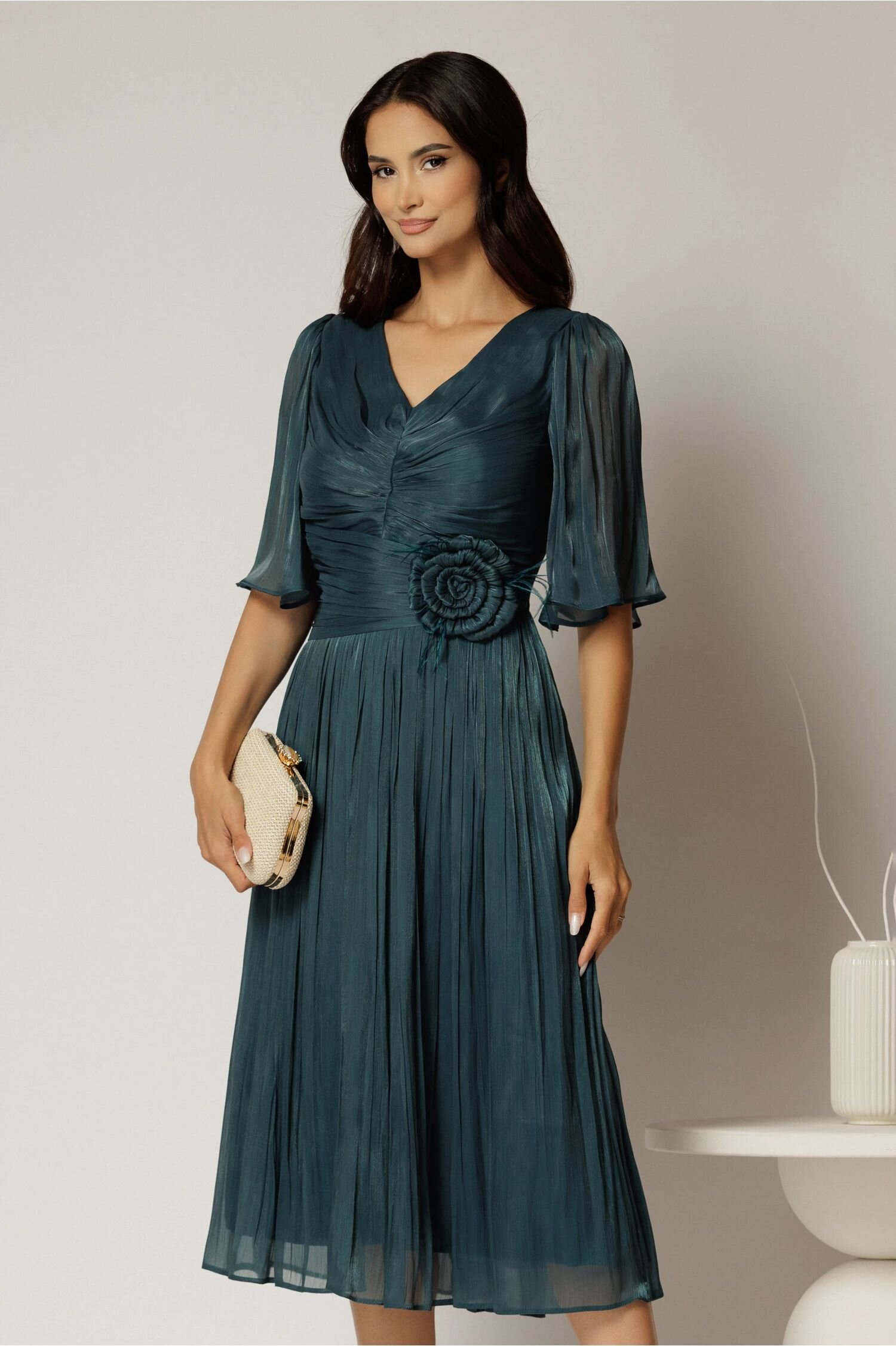  Rochie midi verde din voal peliculizat cu decolteu V