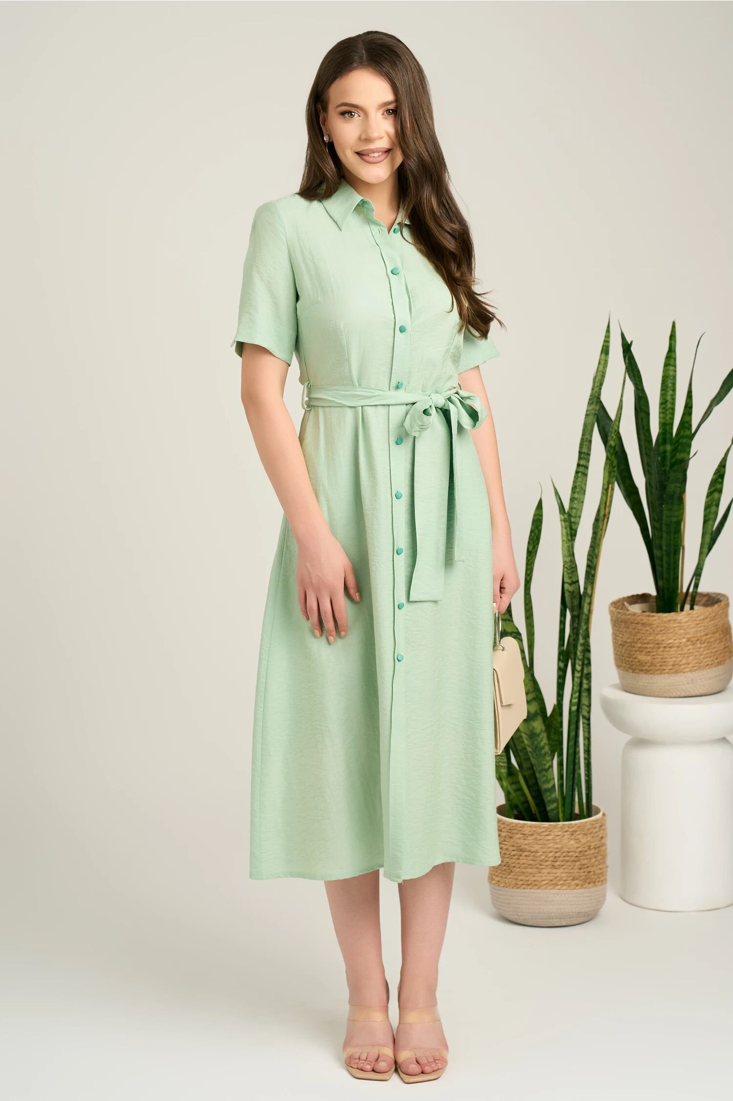  Rochie midi verde mint din viscoza in clos cu aspect sidefat si cordon in talie