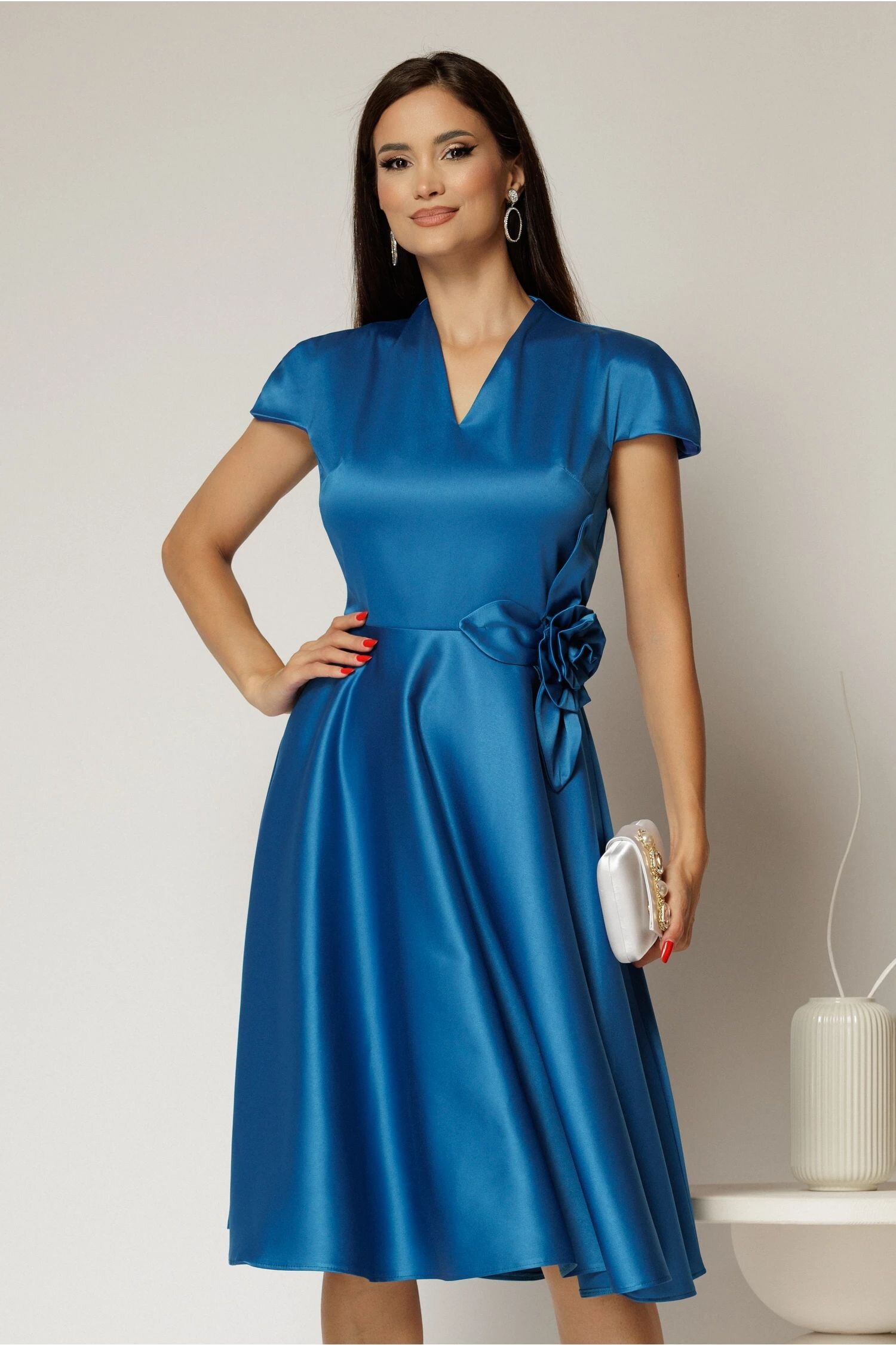  Rochie Sabrina albastru petrol din tafta cu accesoriu floral texil si decolteu in V