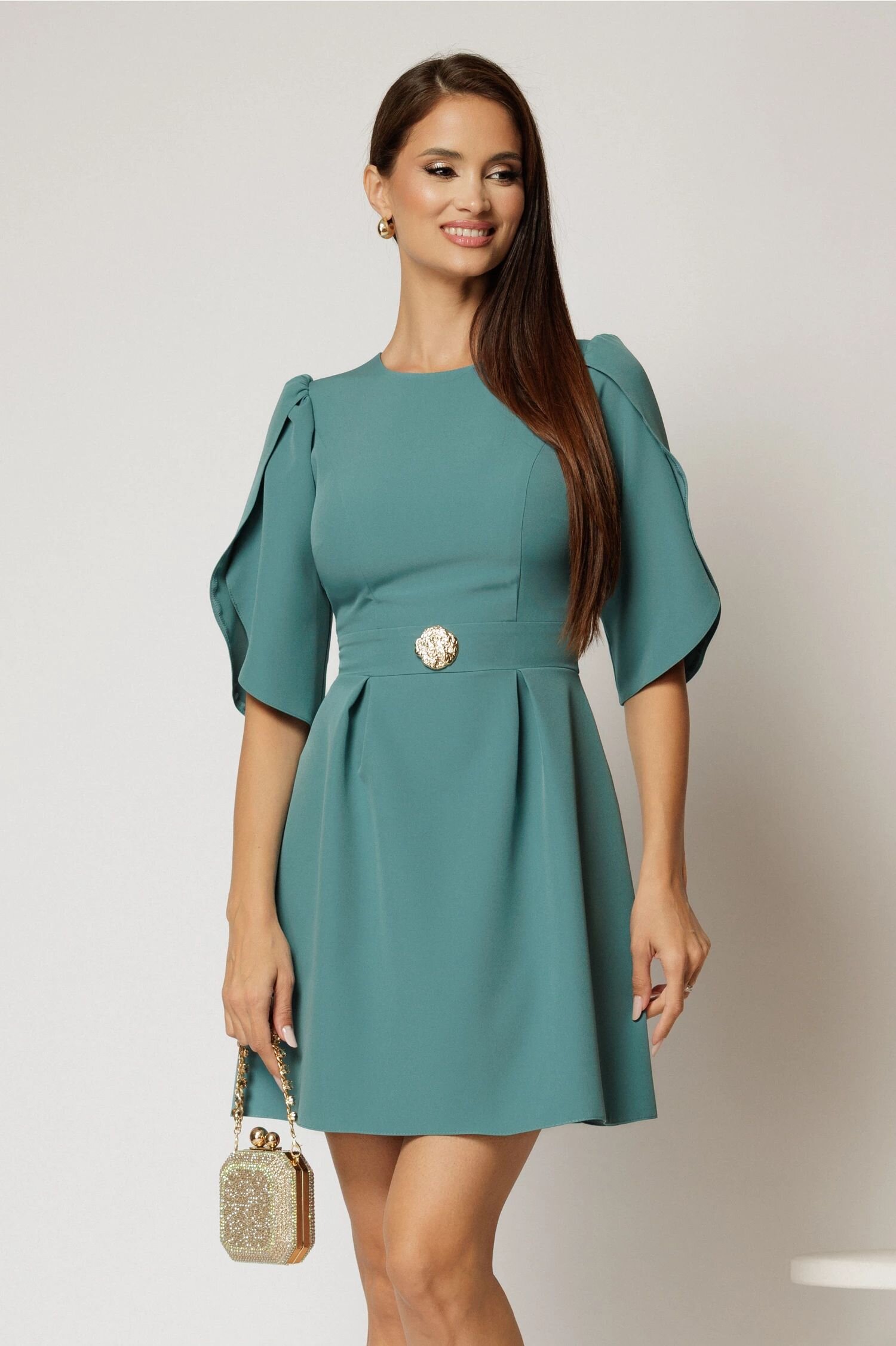  Rochie scurta turcoaz cu accesoriu in talie si maneci tip lalea
