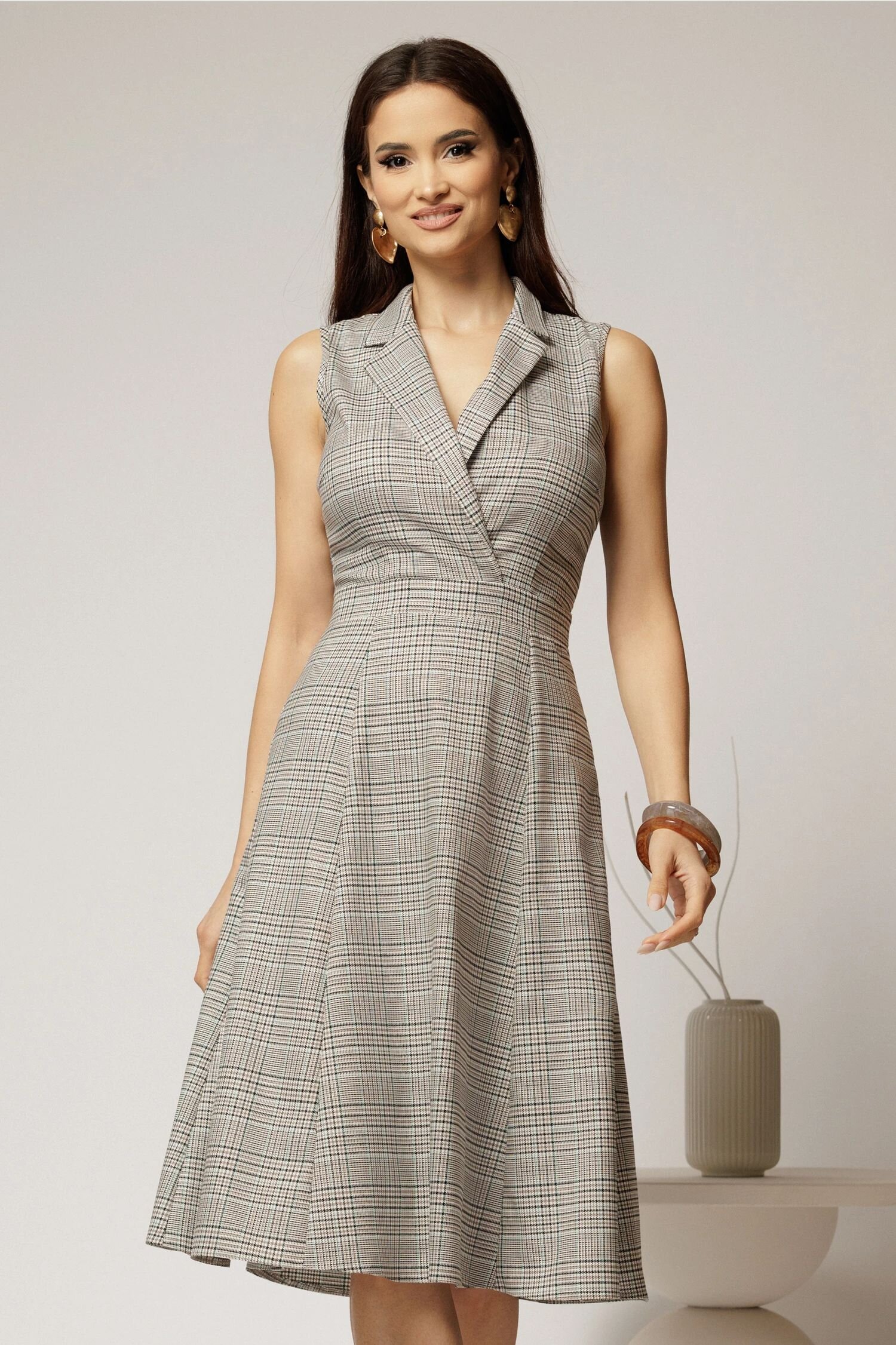  Sarafan DY Fashion din carou bej cu decolteu petrecut
