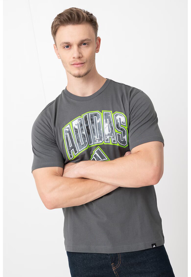 adidas Sportswear Tricou din bumbac Camo Script - Gri inchis