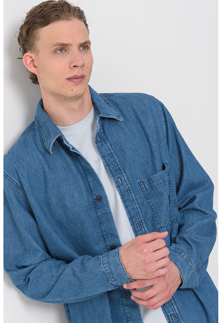 BOSS Camasa din denim cu buzunar pe piept - Albastru