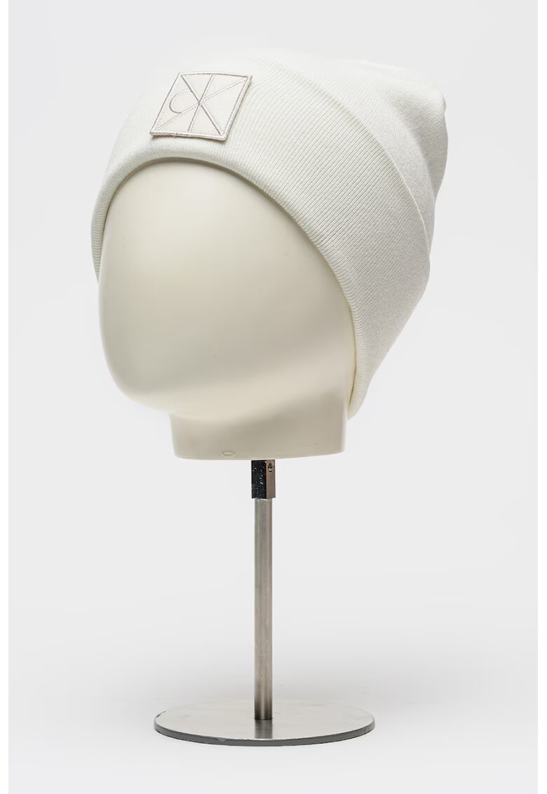 Calvin Klein Caciula cu logo brodat - Alb murdar