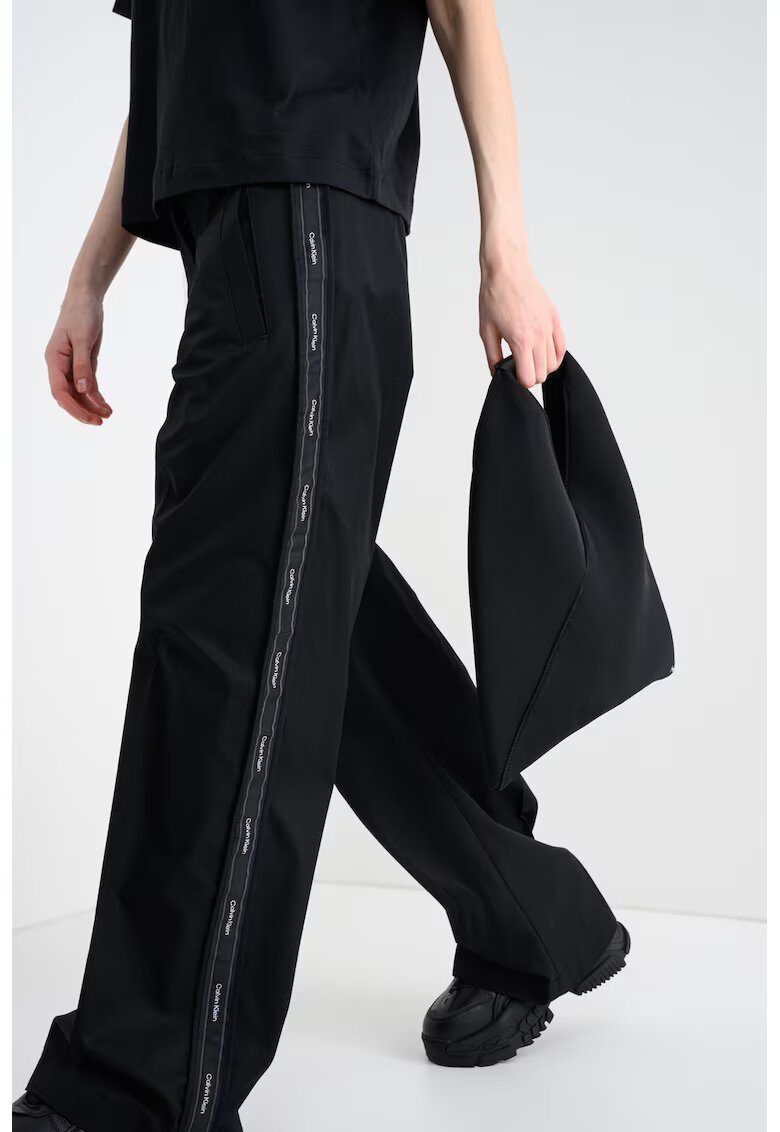 Calvin Klein Jeans Pantaloni ampli cu benzi logo - Negru