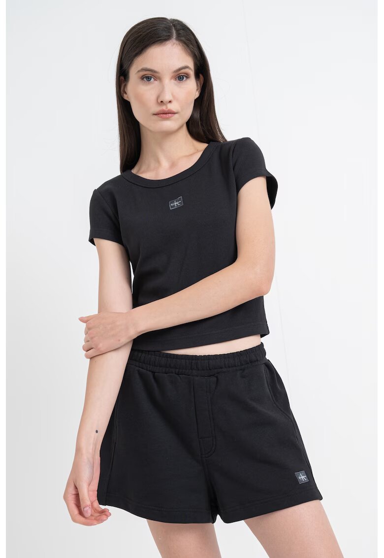 Calvin Klein Jeans Tricou crop cu croiala slim fit - Negru