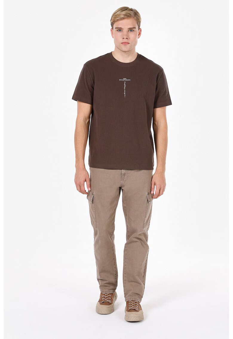 COLINS Tricou cu detaliu text - Maro inchis