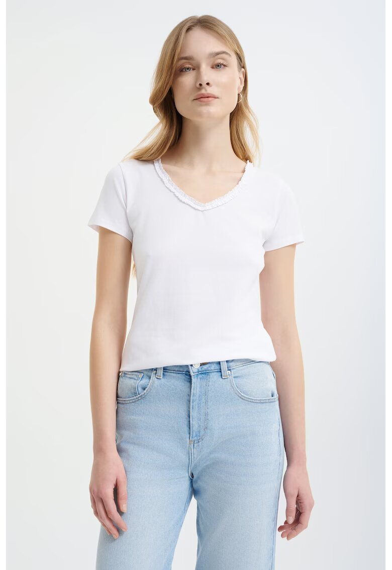GreenPoint Tricou cu decolteu in V si volane - Alb