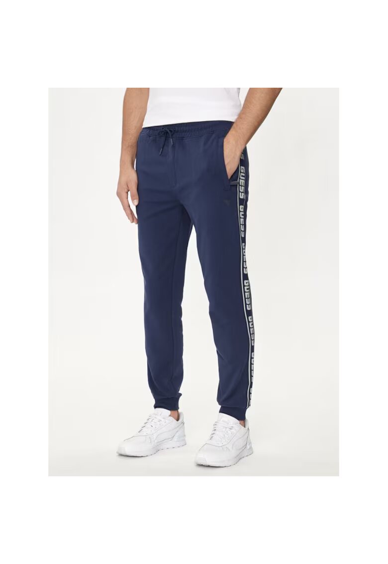 Guess Pantaloni sport barbati - 776810 - Bleumarin - Bumbac