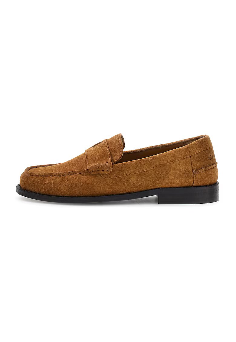 Guess Pantofi loafer din piele intoarsa - Maro scortisoara