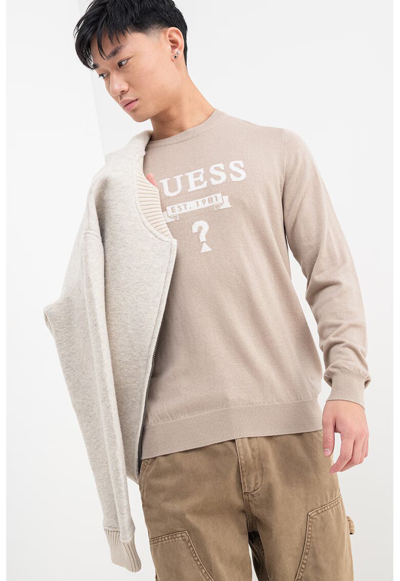 Guess Pulover cu decolteu la baza gatului si logo - Alb/Maro nisip
