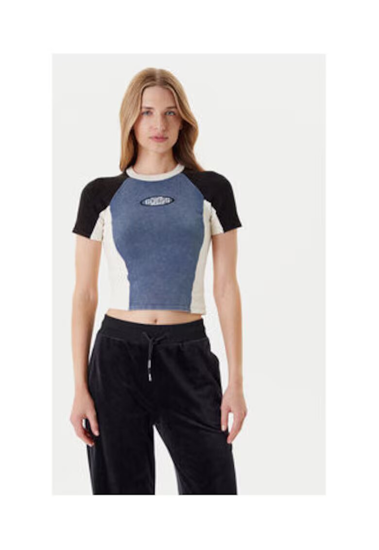 Guess Pulover tricotat din amestec de viscoza cu model colorblock si logo pe piept