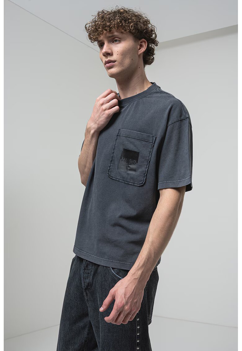 HUGO Tricou din bumbac cu buzunare frontale - Gri inchis