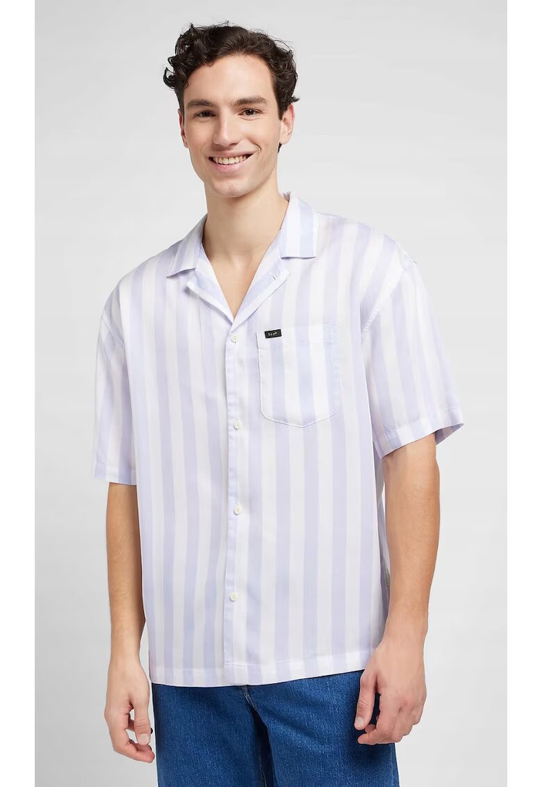 Lee Camasa barbati Camp Shirt - croiala lejera - alba cu dungi zmeurie - 100% lyocell - maneca scurta